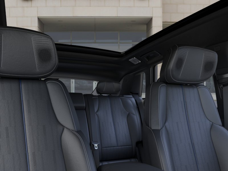 New 2026 Cadillac Lyriq V AWD/4WD image 24