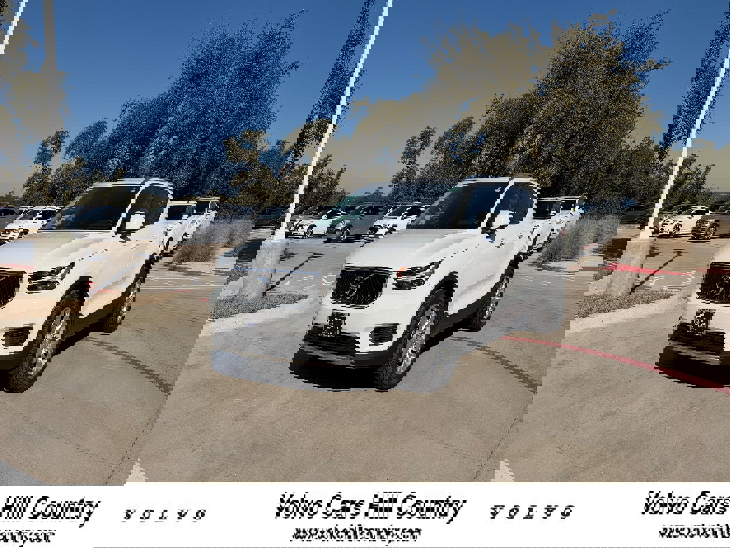 Used 2020 Volvo XC40 T4 Momentum