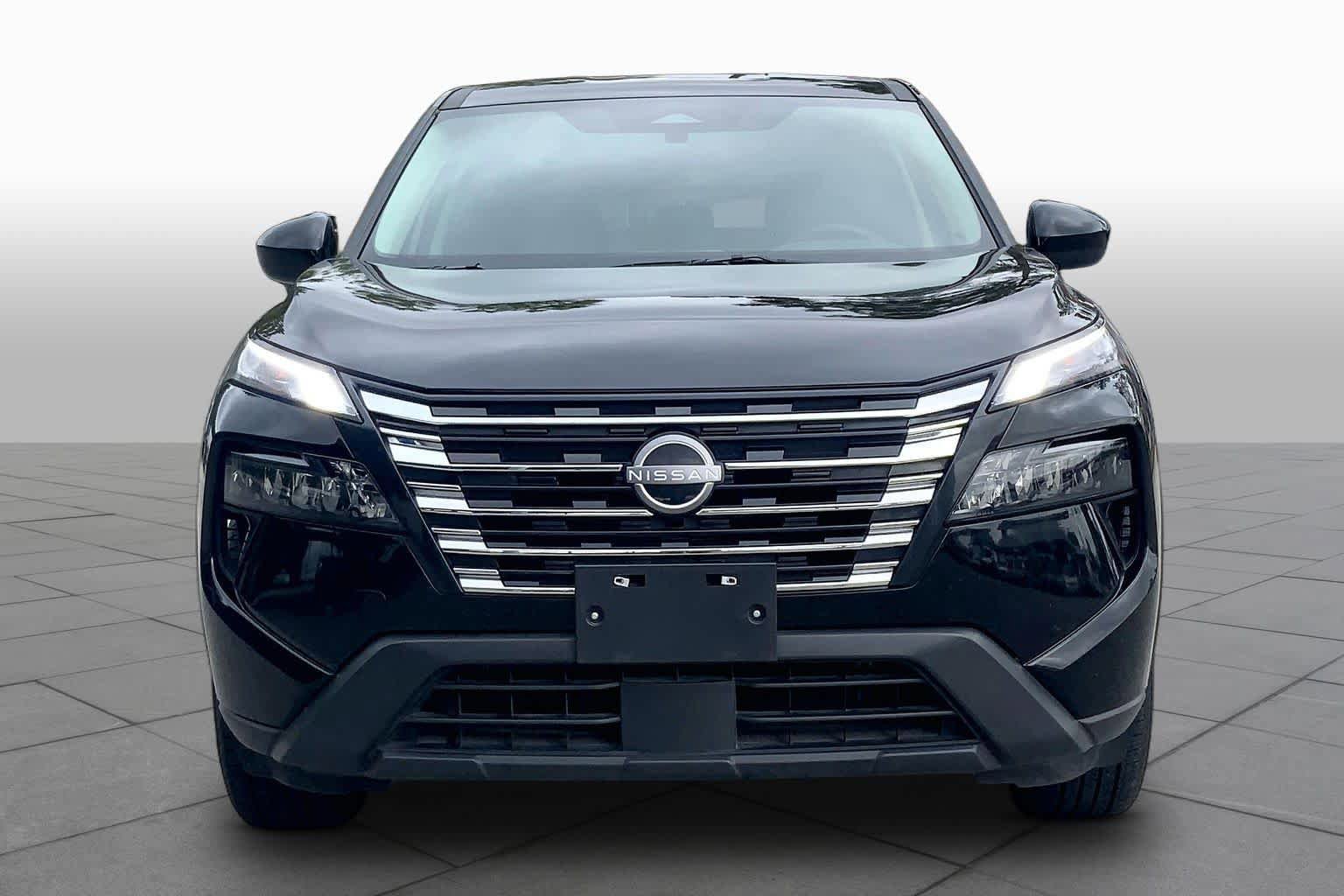 Used 2025 Nissan Rogue SV FWD image 4
