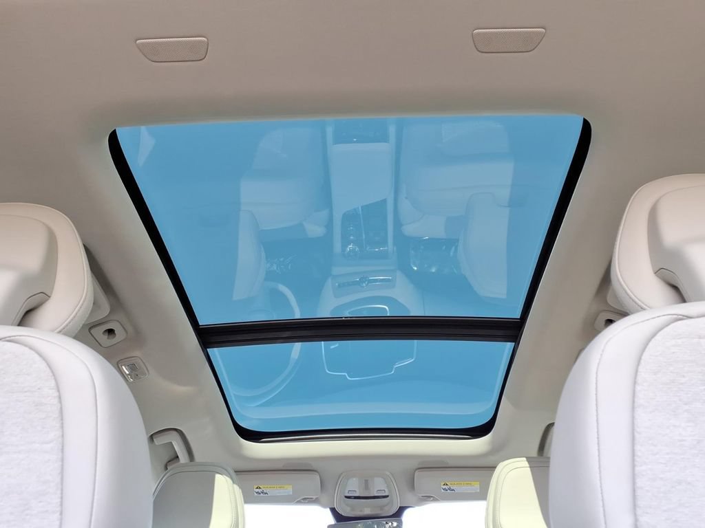 Certified 2024 Volvo XC90 T8 Ultimate w/ Protection Package Premier AWD/4WD image 24