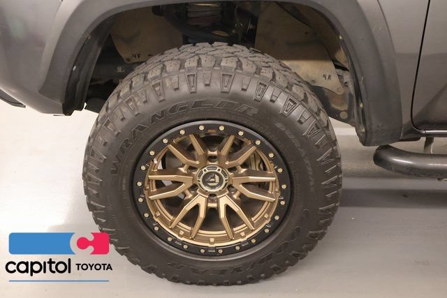 Certified 2020 Toyota Tacoma TRD Off-Road AWD/4WD image 8