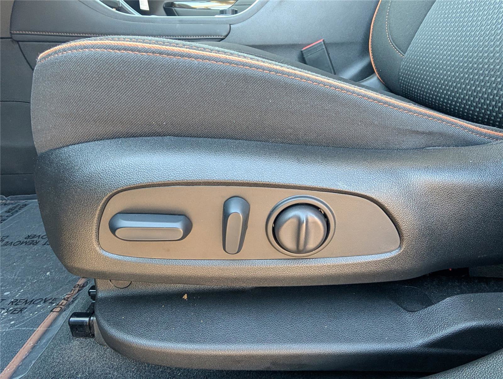 Used 2023 GMC Acadia AT4 image 23