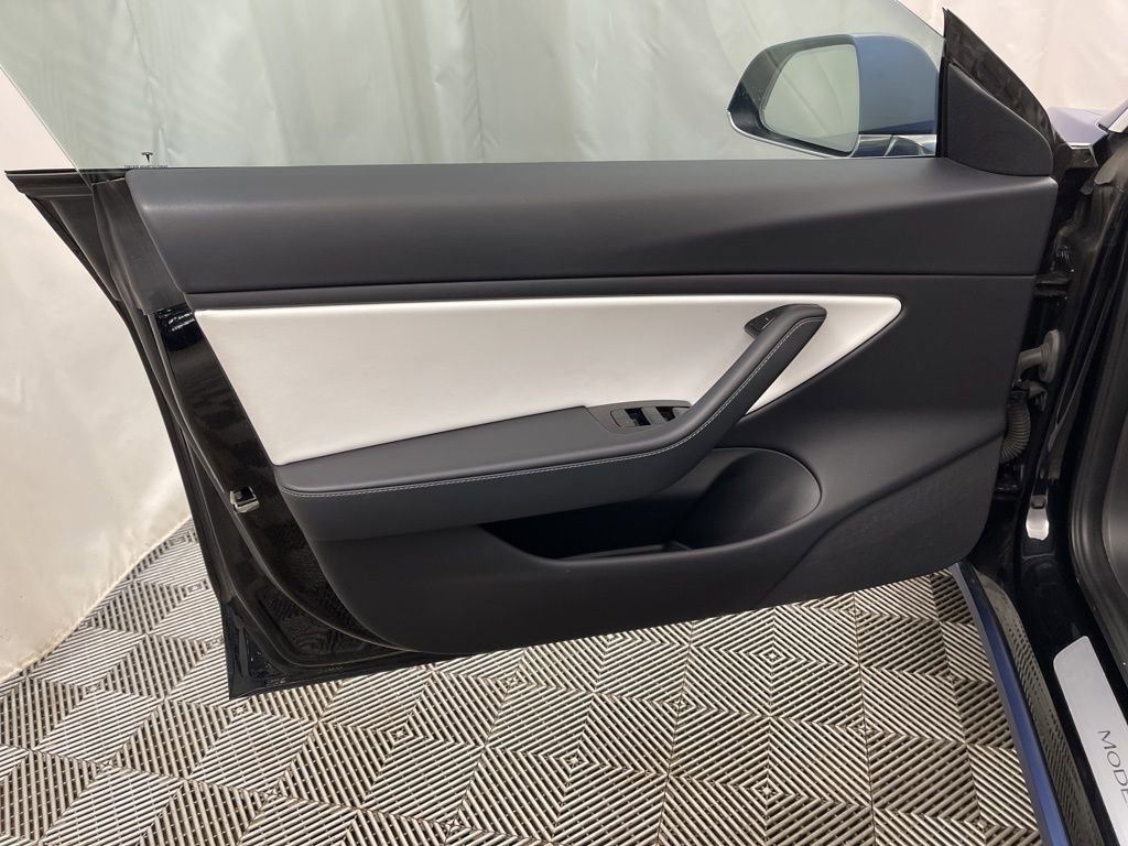 Used 2018 Tesla Model 3 Long Range image 21