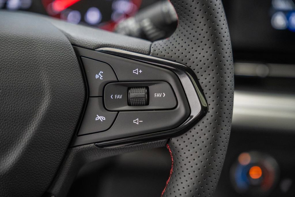 New 2026 Chevrolet Trax RS w/ Sunroof Package FWD image 27