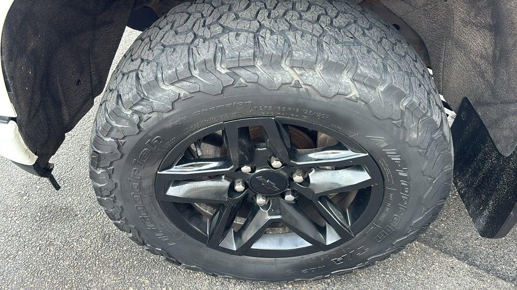 Used 2020 Chevrolet Silverado 1500 Custom w/ Custom Value Package AWD/4WD image 31