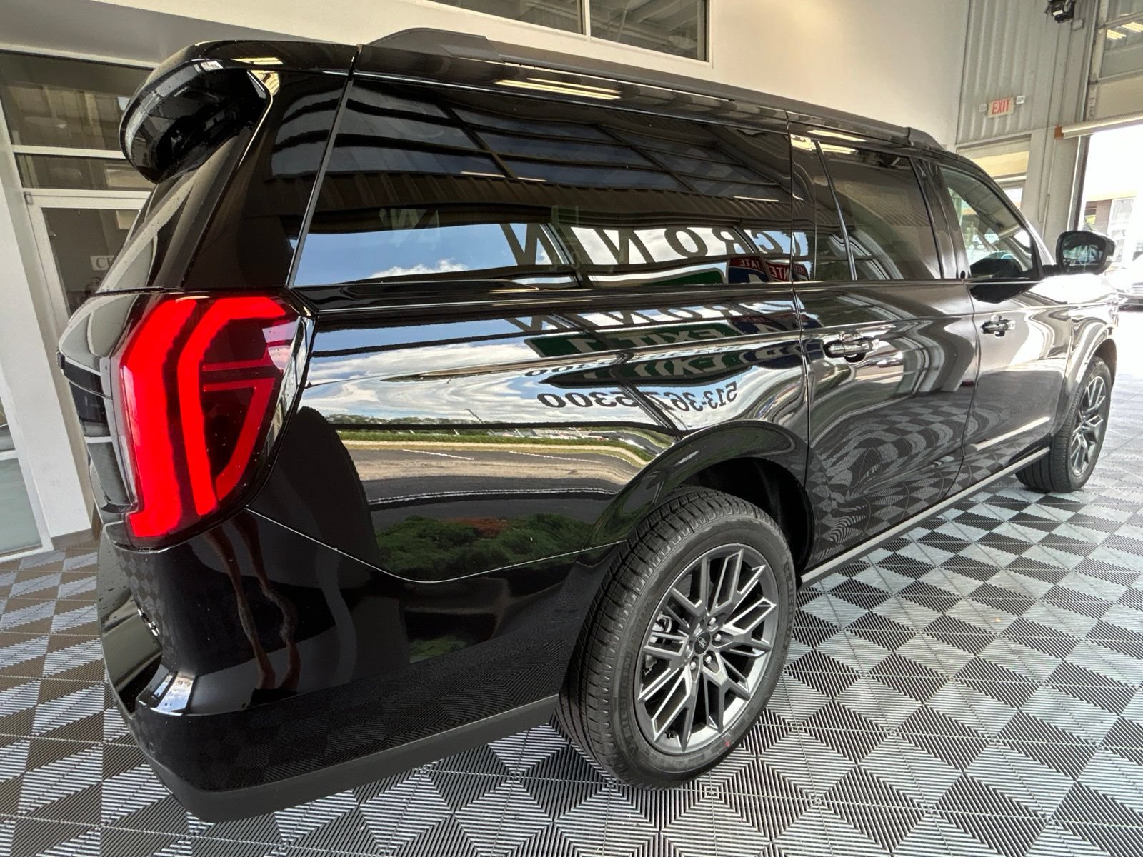 New 2027 Ford Expedition Max Platinum w/ Stealth Appearance Package AWD/4WD image 6