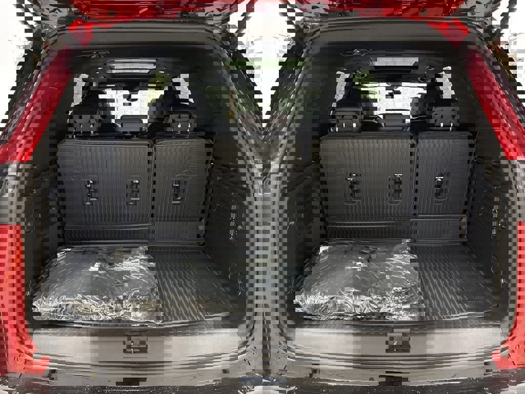 New 2026 Chevrolet Traverse RS w/ LPO, Floor Liner Package image 33