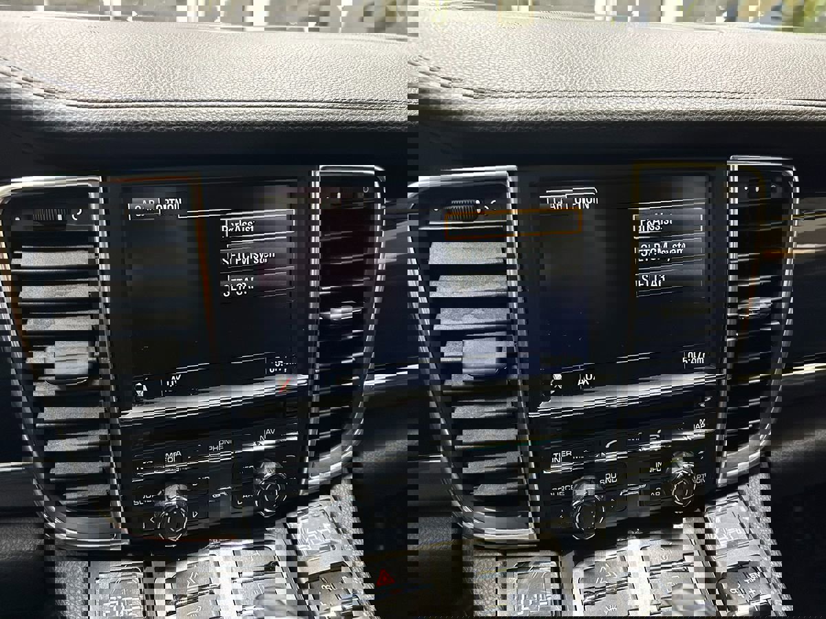 Used 2012 Porsche Panamera 4 image 29