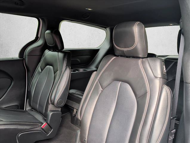 Used 2025 Chrysler Pacifica Select FWD image 20