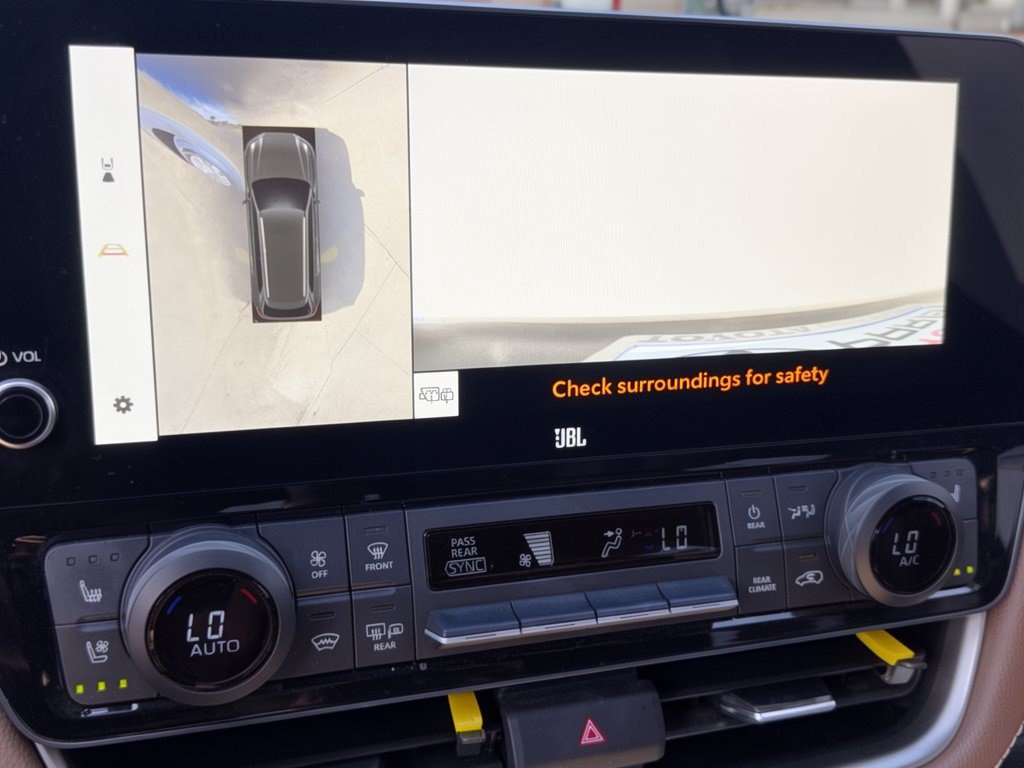 Used 2024 Toyota Grand Highlander AWD image 24