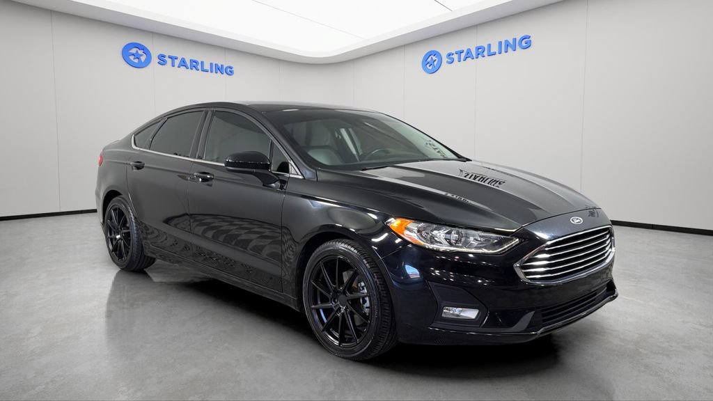 Used 2019 Ford Fusion SE w/ Equipment Group 151A FWD image 13