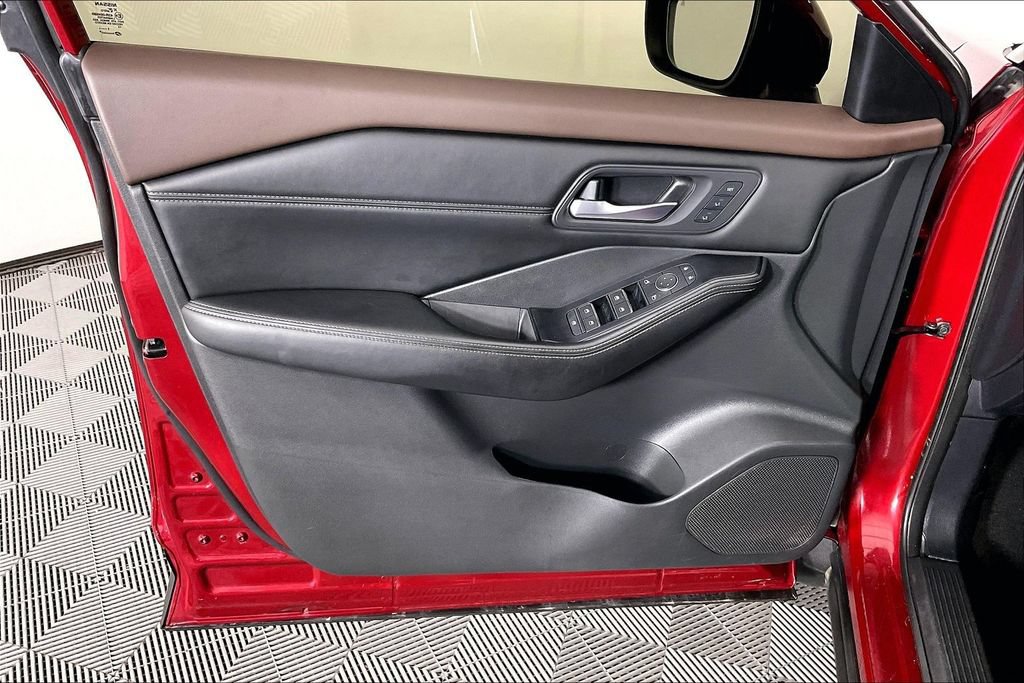 Used 2023 Nissan Rogue SL w/ SL Premium Package FWD image 21