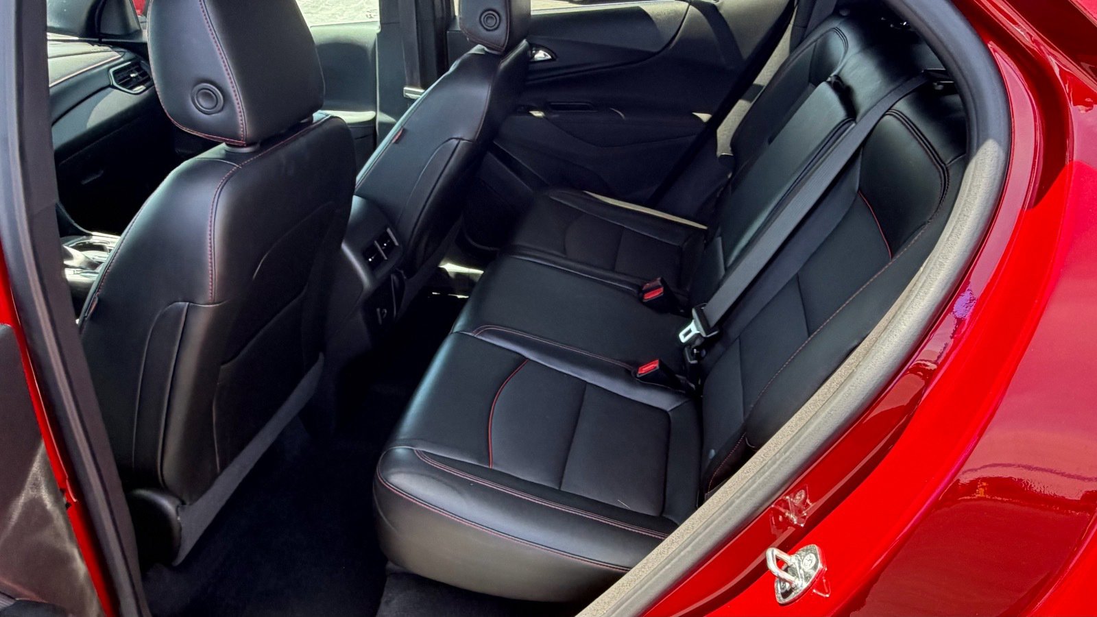 Used 2023 Chevrolet Equinox RS w/ RS Leather Package AWD/4WD image 17