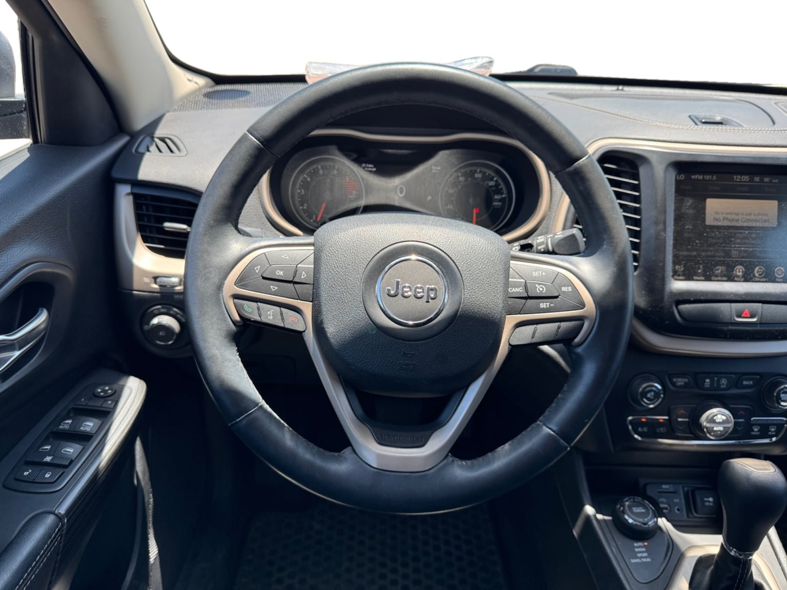 Used 2017 Jeep Cherokee High Altitude AWD/4WD image 13