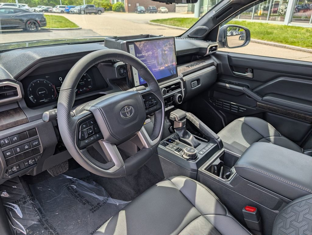 Used 2025 Toyota Tacoma Limited AWD/4WD image 17