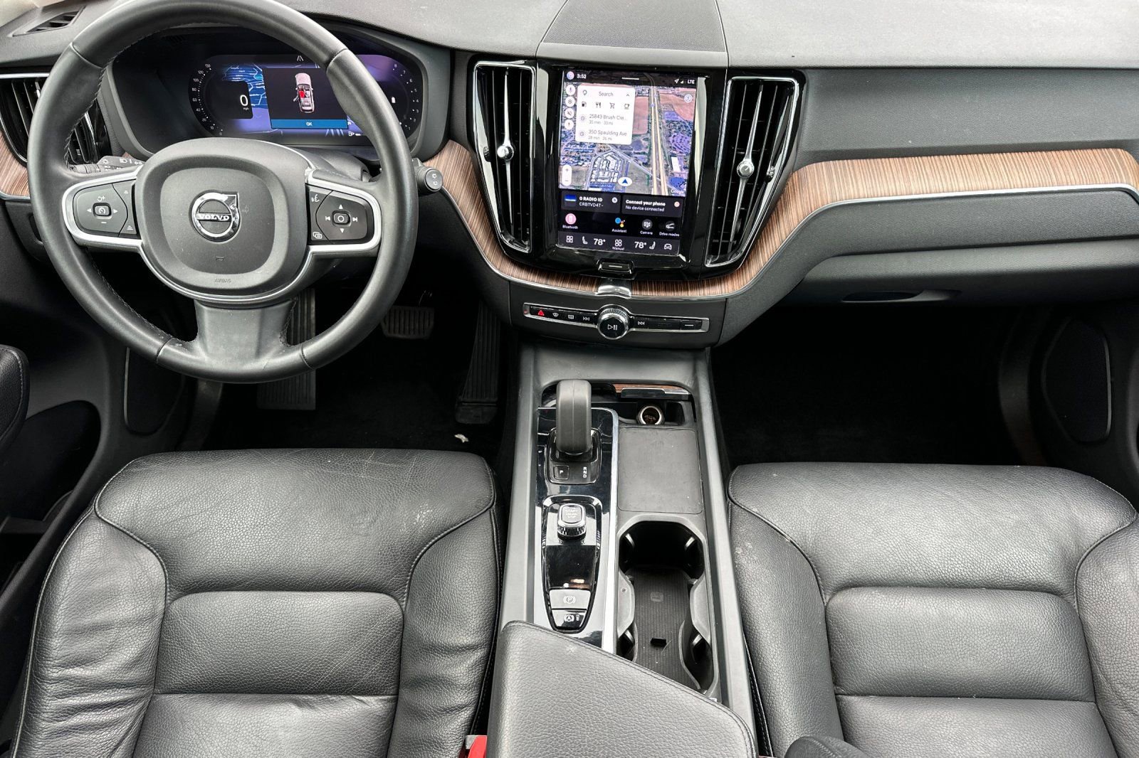 Used 2022 Volvo XC60 B5 Momentum w/ Advanced Package image 13