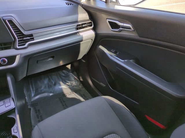 Used 2024 Kia Sportage LX image 17