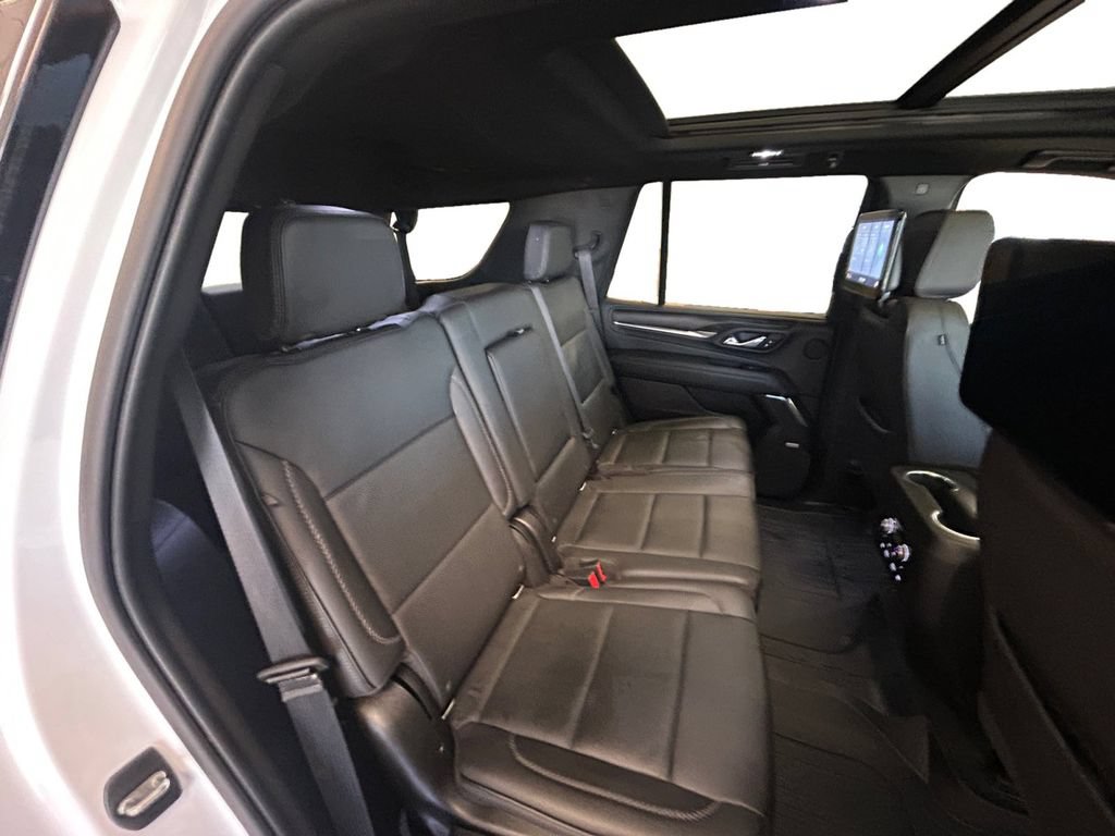 Used 2021 GMC Yukon Denali w/ Denali Premium Package AWD/4WD image 18
