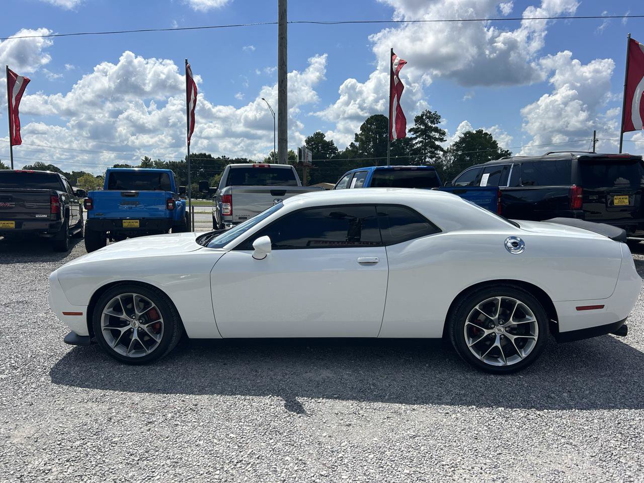 Used 2022 Dodge Challenger GT RWD image 17
