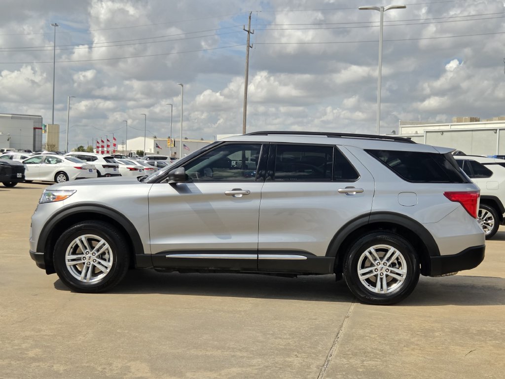 Used 2023 Ford Explorer XLT RWD image 6