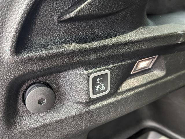 Used 2023 Jeep Grand Cherokee L Laredo AWD/4WD image 17