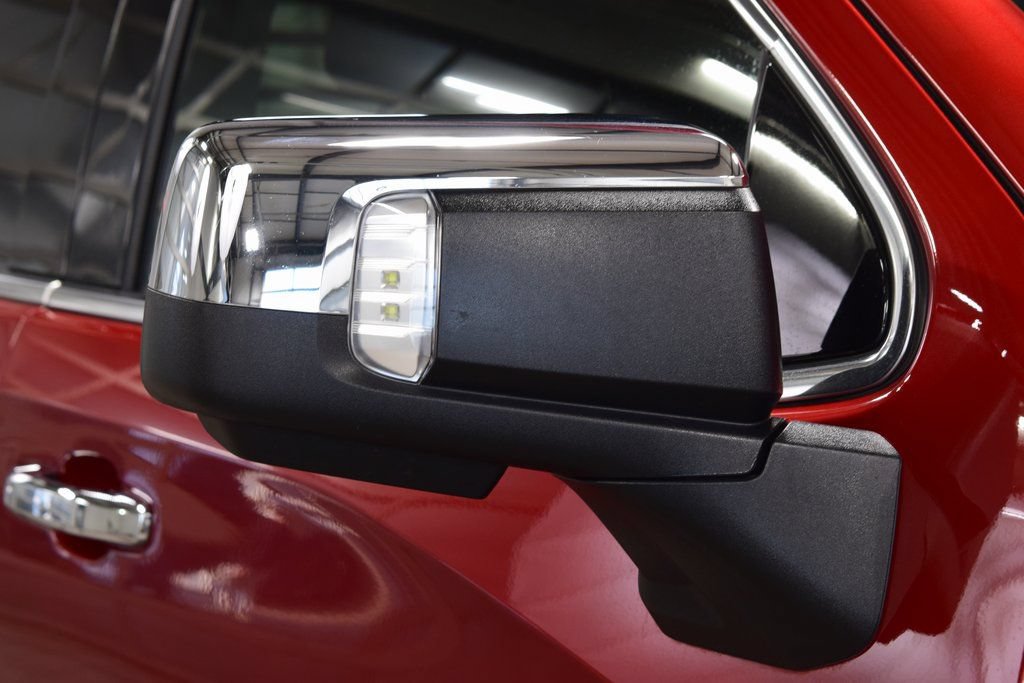 Used 2024 GMC Sierra 1500 Denali w/ Technology Package AWD/4WD image 14