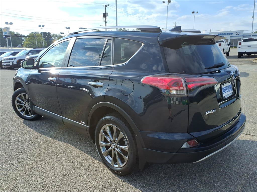 Used 2018 Toyota RAV4 Limited AWD/4WD image 6