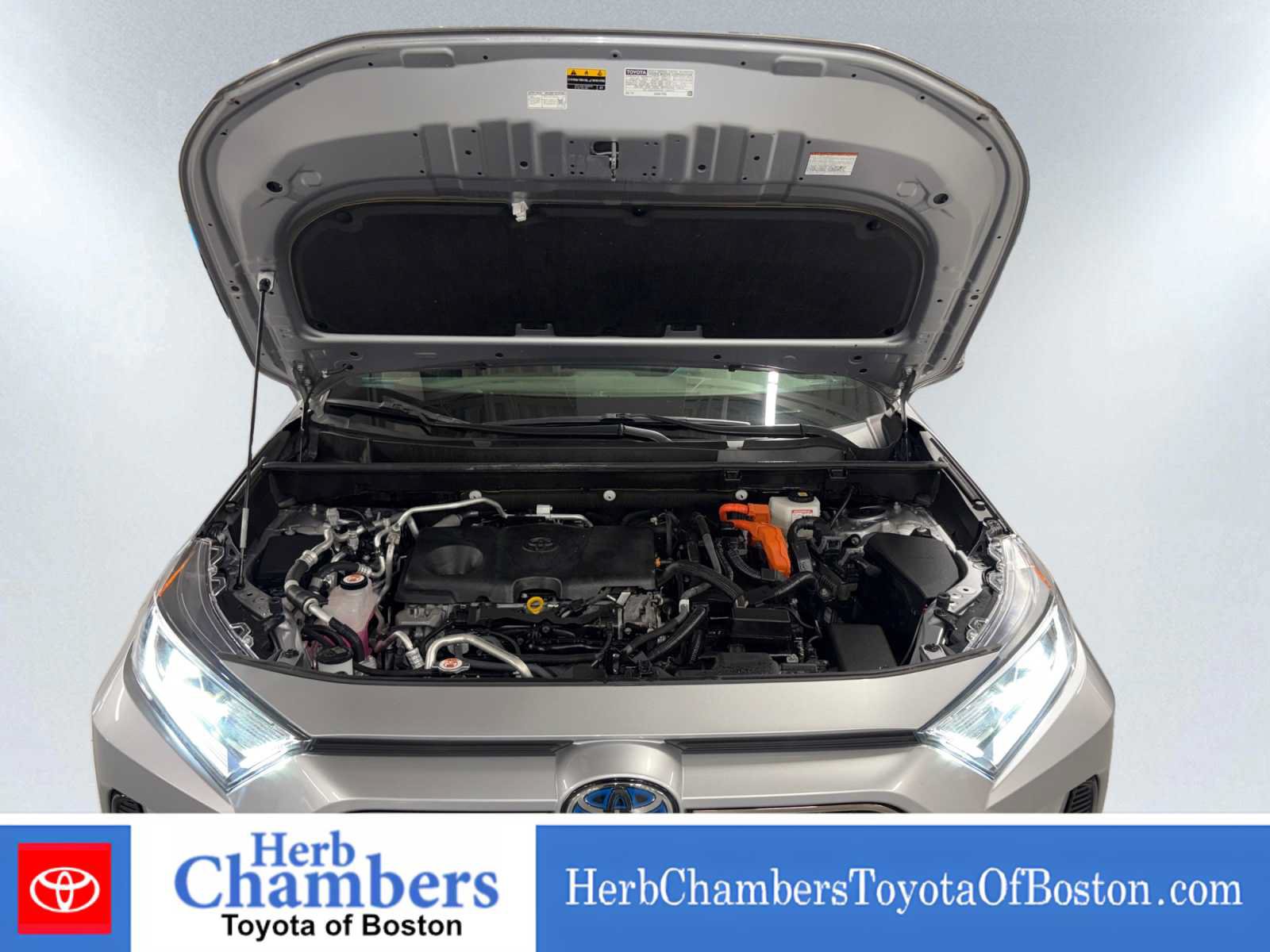 Used 2021 Toyota RAV4 SE w/ Carpet Mat Package (TMS) AWD/4WD image 8