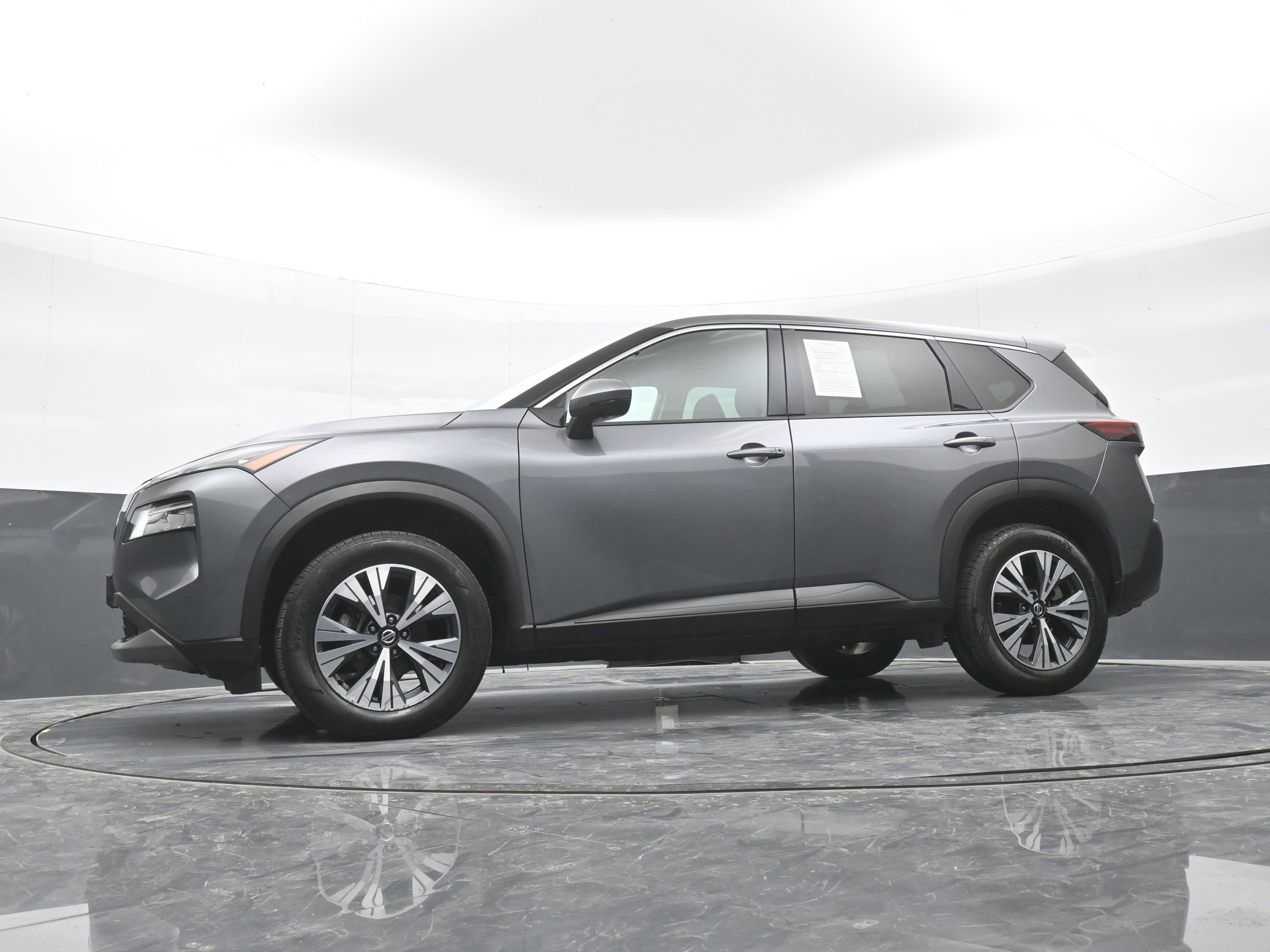Used 2021 Nissan Rogue SV image 40