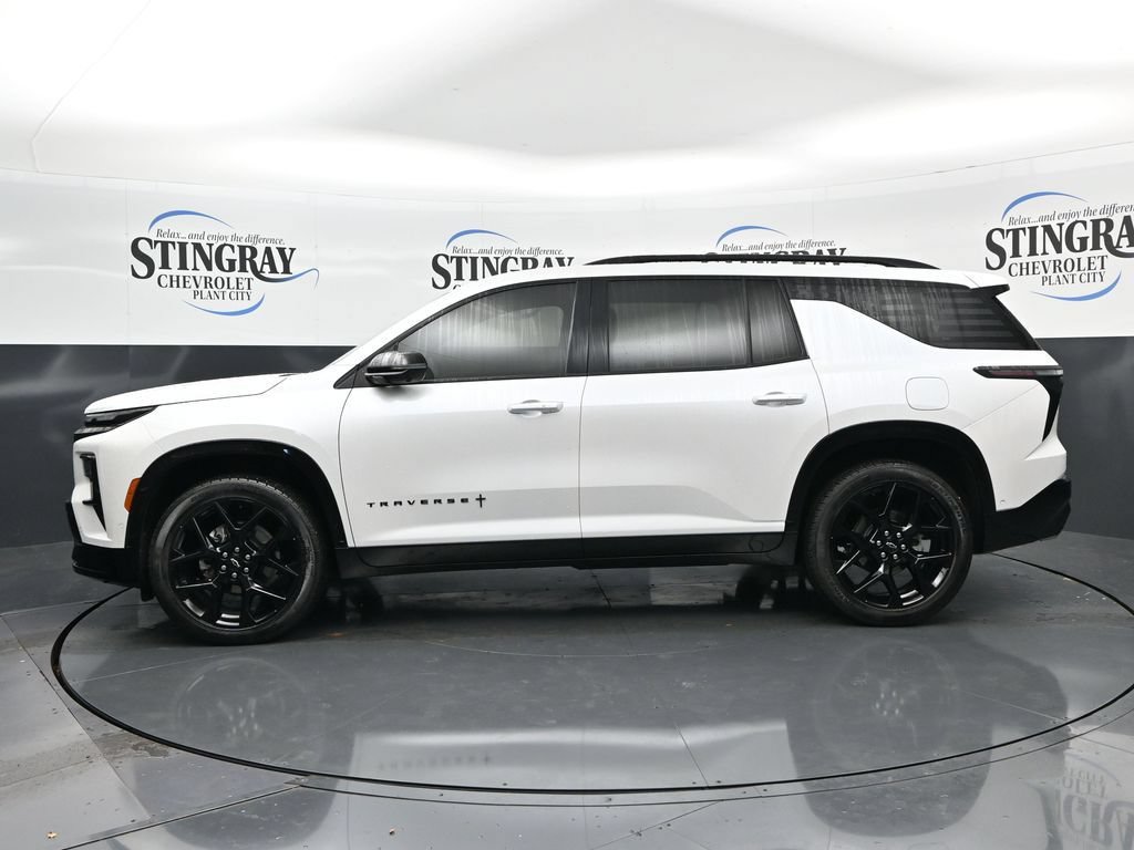 Used 2025 Chevrolet Traverse RS w/ LPO, Floor Liner Package FWD image 4