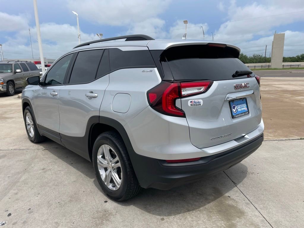 Used 2022 GMC Terrain SLE w/ Driver Convenience Package FWD image 5