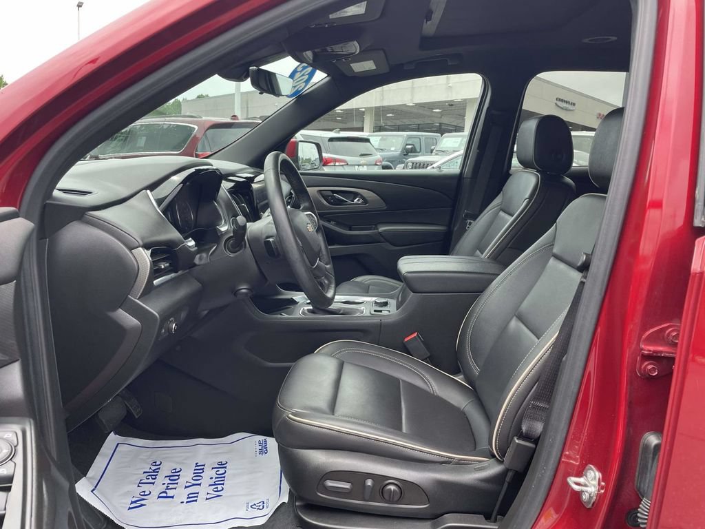 Used 2023 Chevrolet Traverse Premier AWD/4WD image 28
