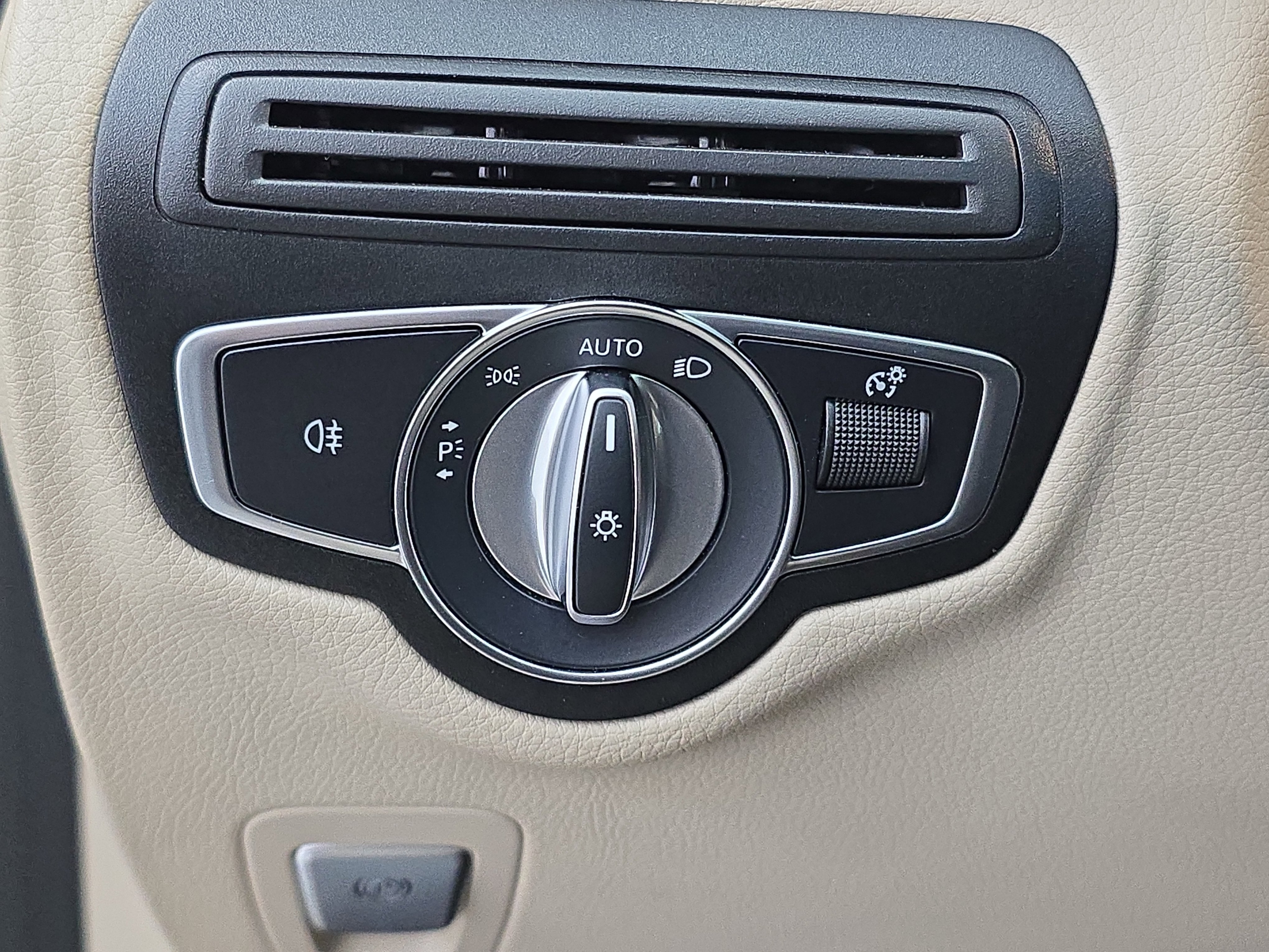 Certified 2021 Mercedes-Benz GLC 300 w/ Premium Package image 26