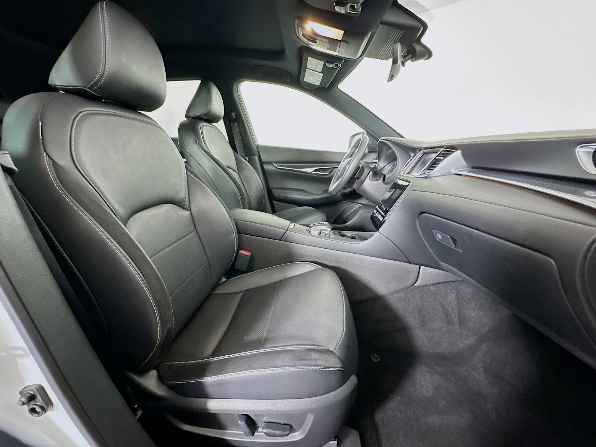 Used 2024 INFINITI QX50 Sport image 32