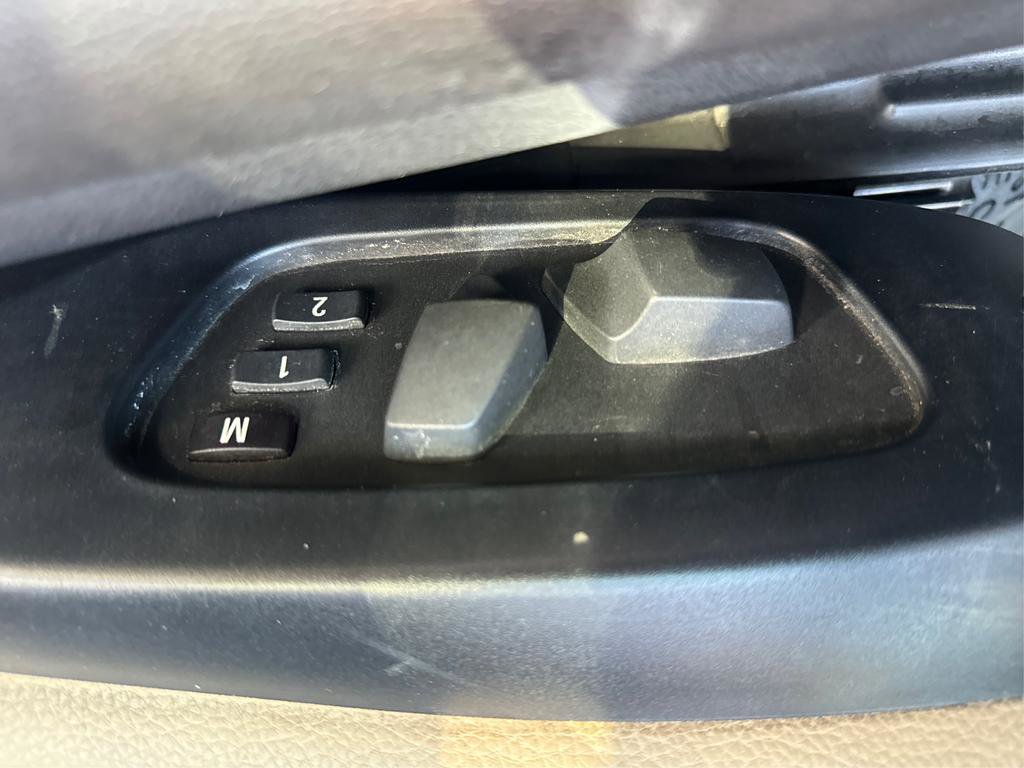 Used 2013 BMW 335i Convertible image 19