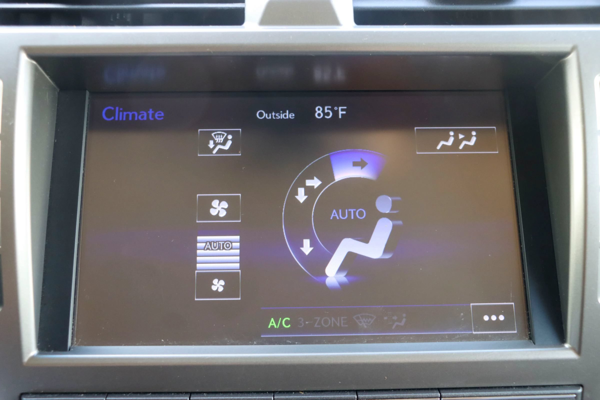 Used 2016 Lexus GX 460 w/ Premium Package AWD/4WD image 41