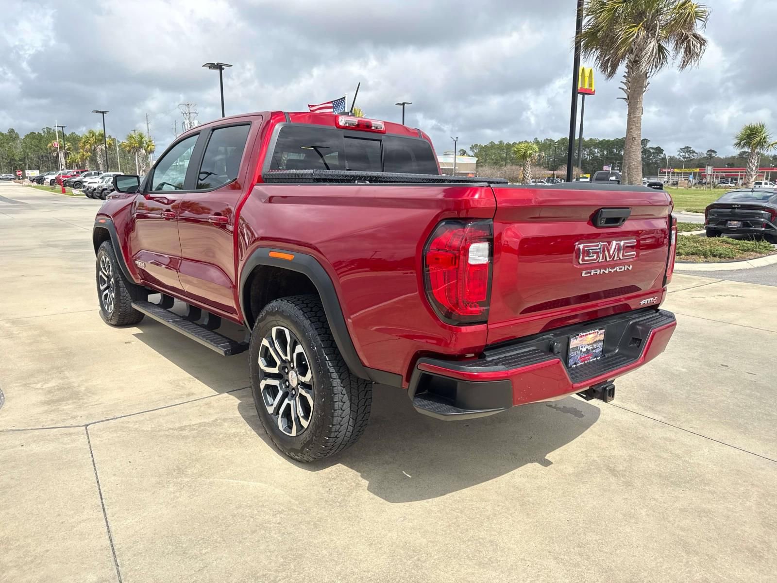 Used 2023 GMC Canyon AT4 image 5