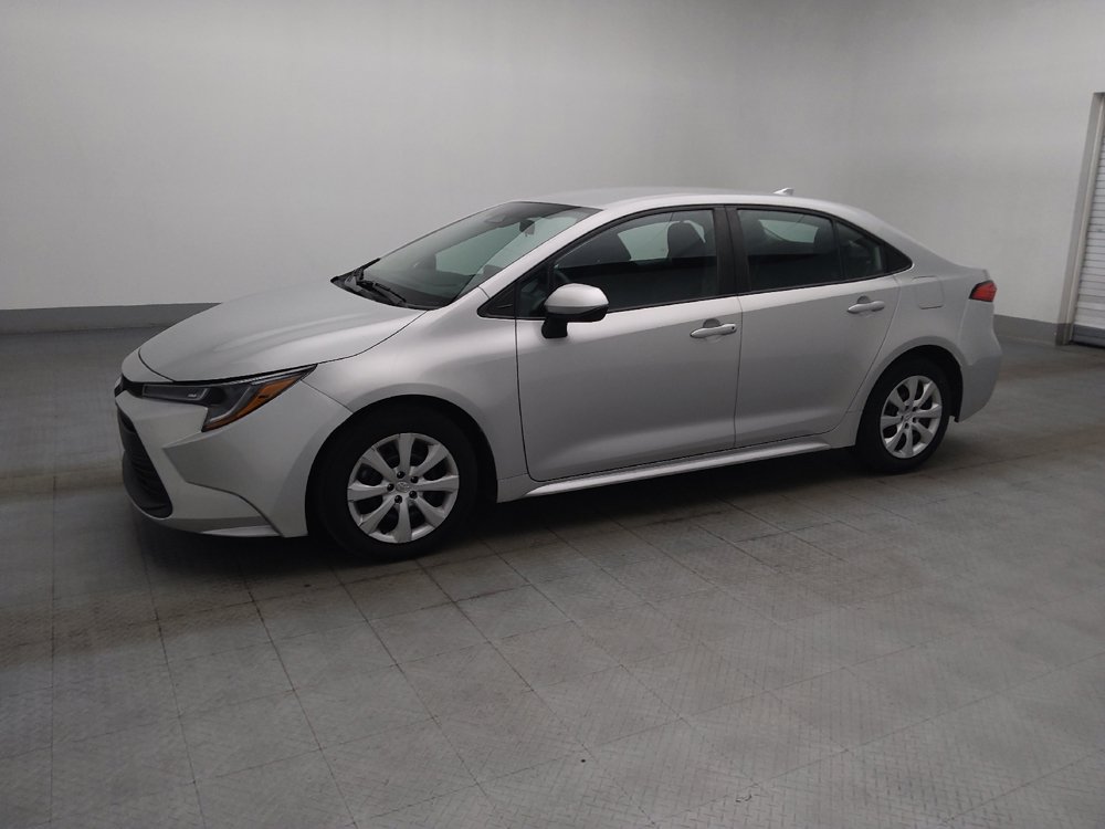 Used 2024 Toyota Corolla LE FWD image 2
