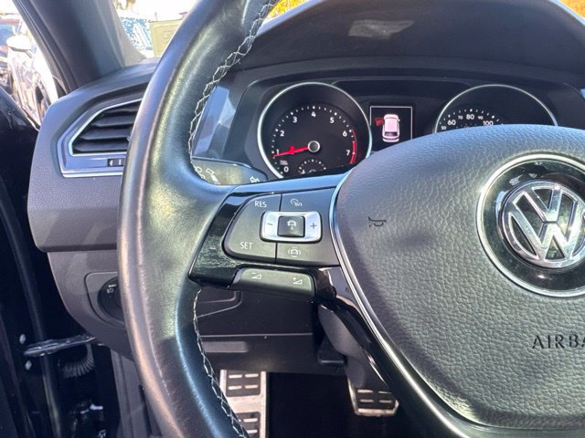 Used 2021 Volkswagen Tiguan SE R-Line AWD/4WD image 13