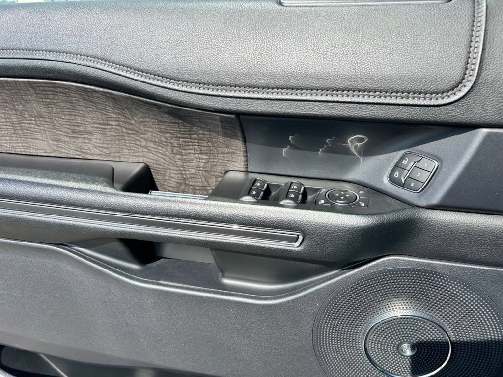 Used 2019 Ford Expedition Limited AWD/4WD image 19