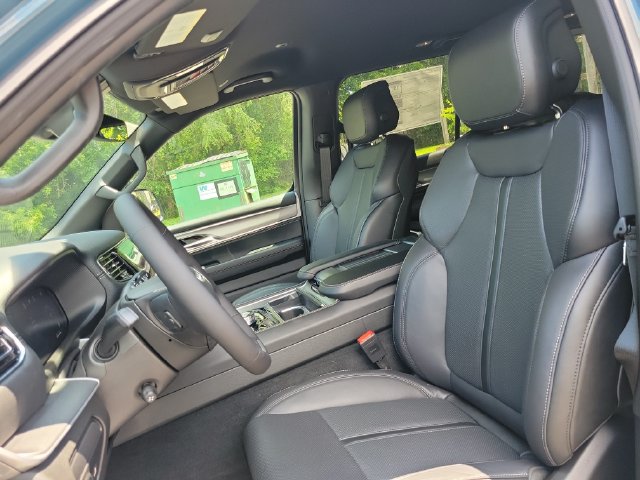New 2026 Jeep Grand Wagoneer Limited AWD/4WD image 5