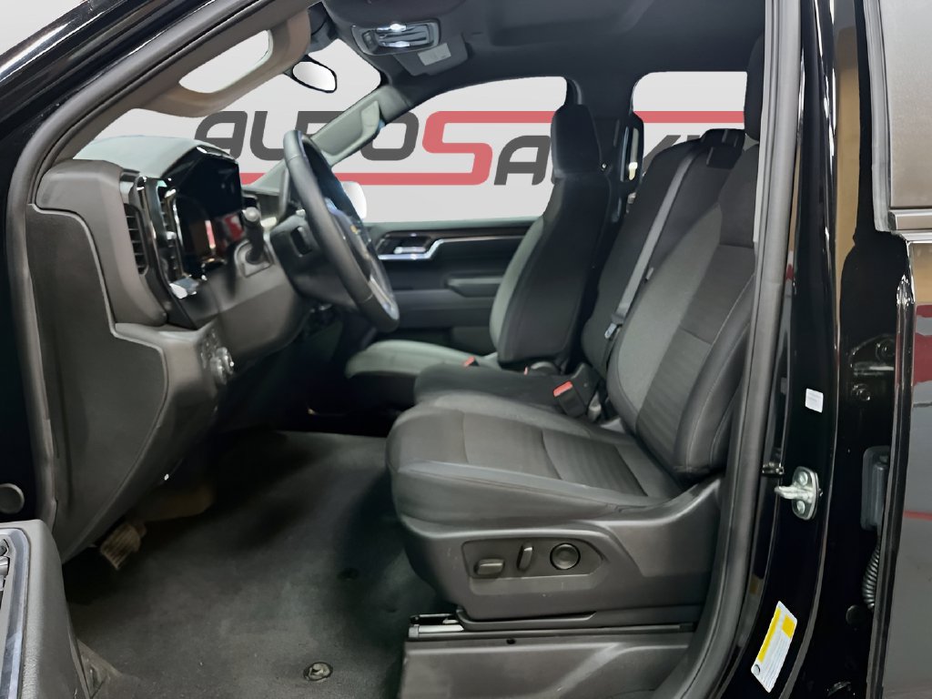 Used 2025 Chevrolet Silverado 1500 LT AWD/4WD image 21