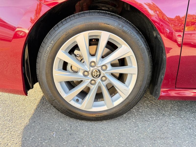 Used 2021 Toyota Camry LE AWD/4WD image 34