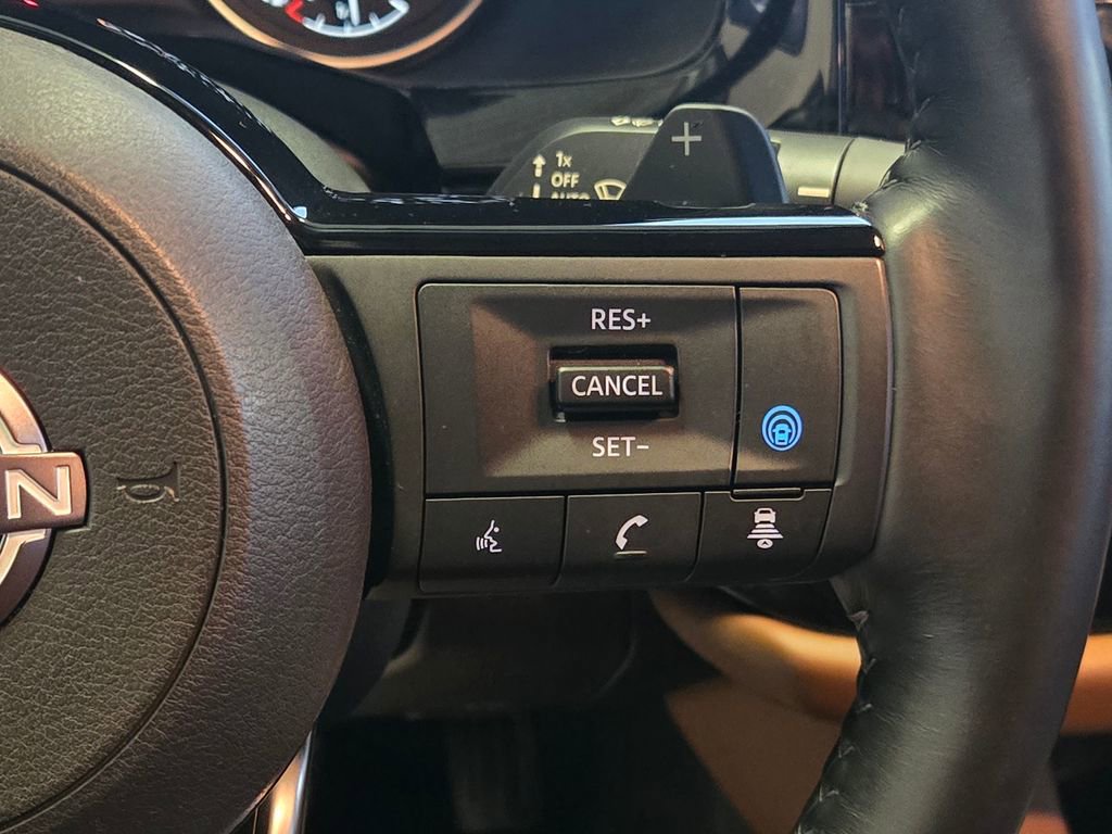 Used 2022 Nissan Pathfinder Platinum w/ Cargo Package image 16