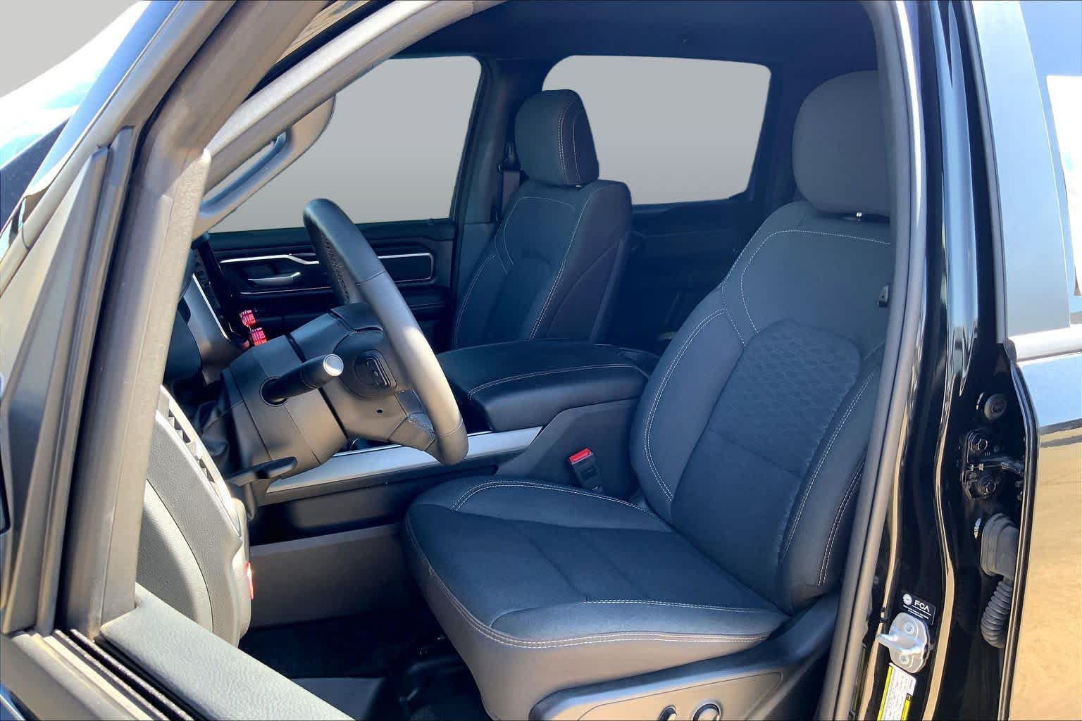Used 2025 RAM 1500 Big Horn AWD/4WD image 8