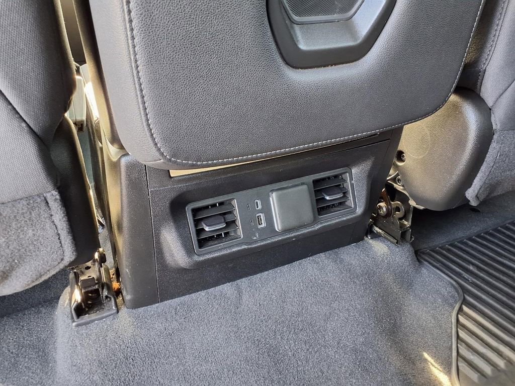 Used 2025 Chevrolet Silverado 2500 LT w/ Convenience Package image 24