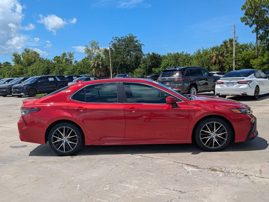 Used 2021 Toyota Camry SE FWD image 9