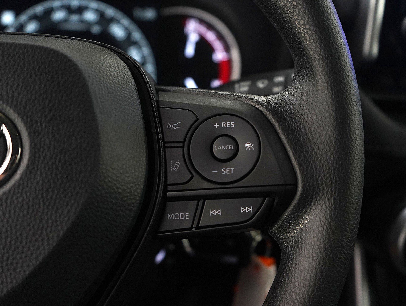 Used 2023 Toyota RAV4 LE image 17