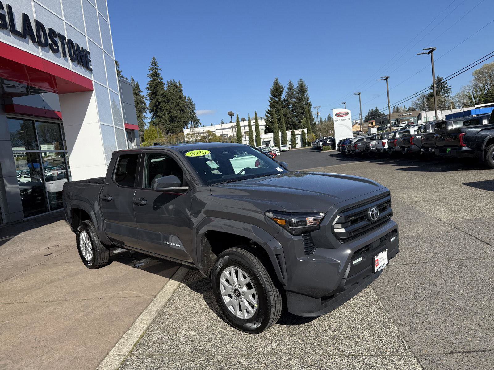 Certified 2025 Toyota Tacoma SR5 AWD/4WD image 10