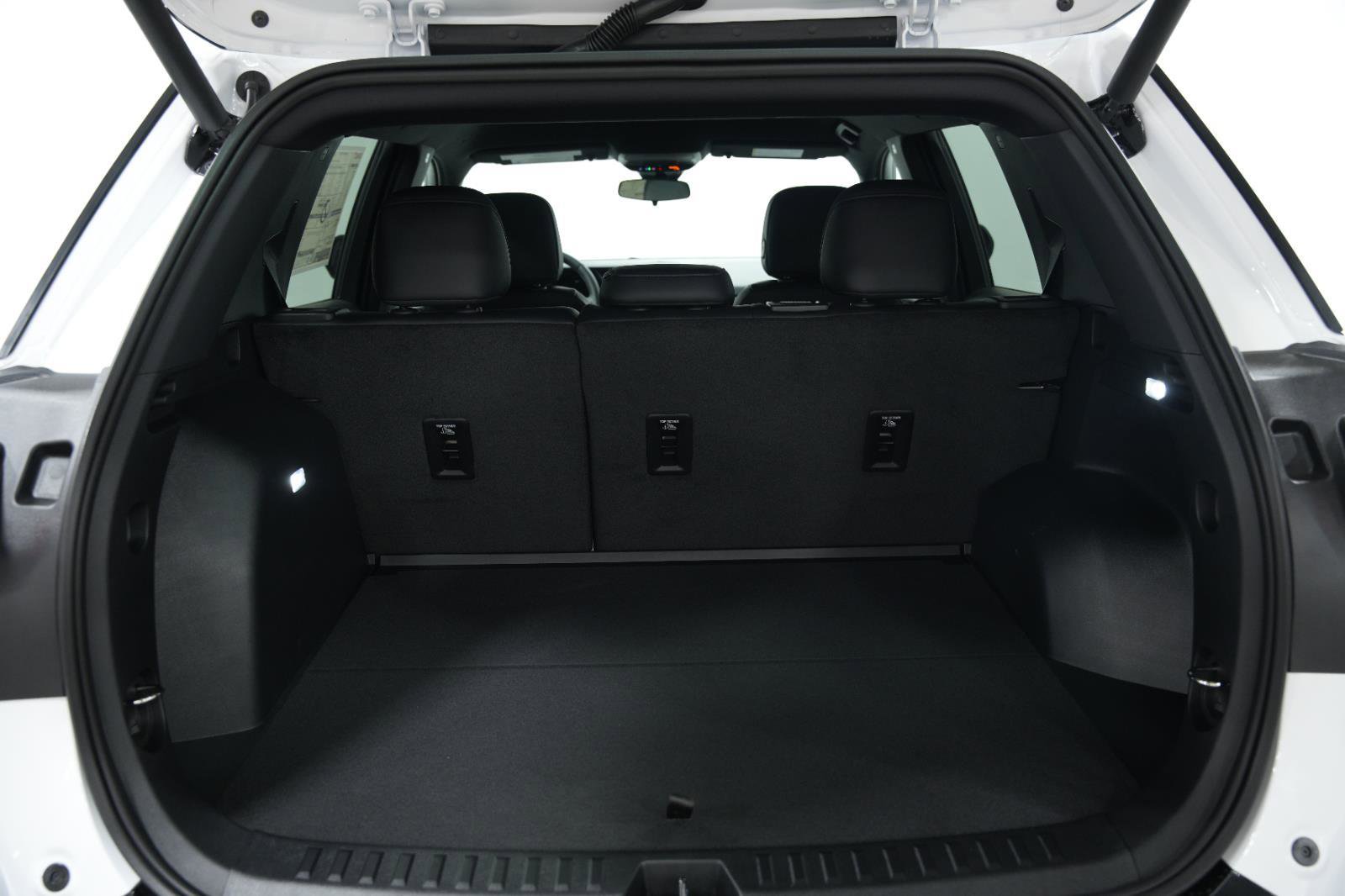 New 2026 GMC Terrain AT4 w/ Convenience Package III image 13